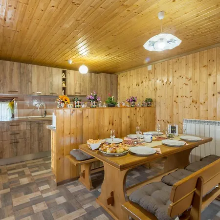 Apartman 3 Bedroom Awesome In *