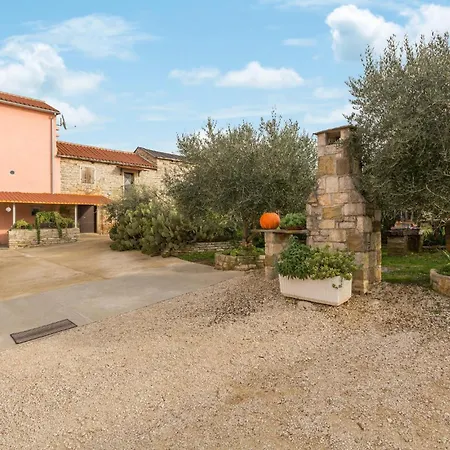 3 Bedroom Awesome In *