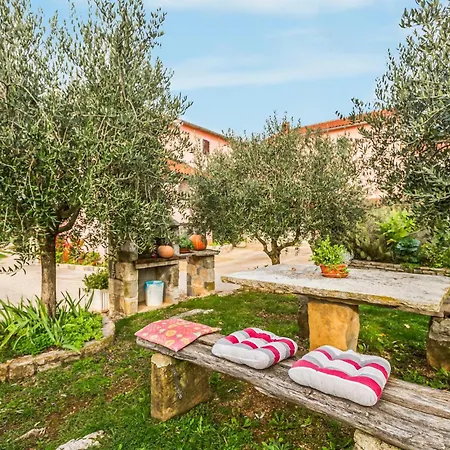 3 Bedroom Awesome In Apartman *