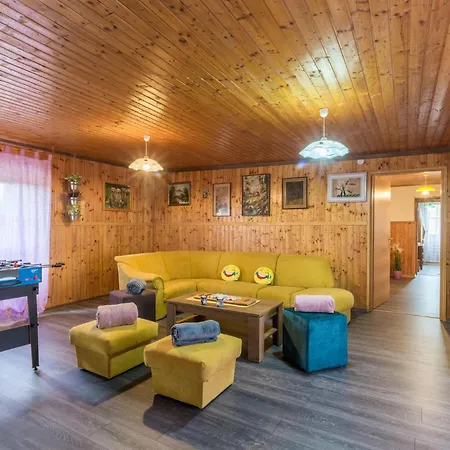 3 Bedroom Awesome In Oprtalj