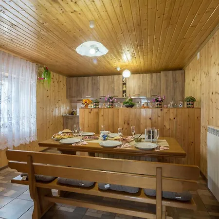 3 Bedroom Awesome In Apartman