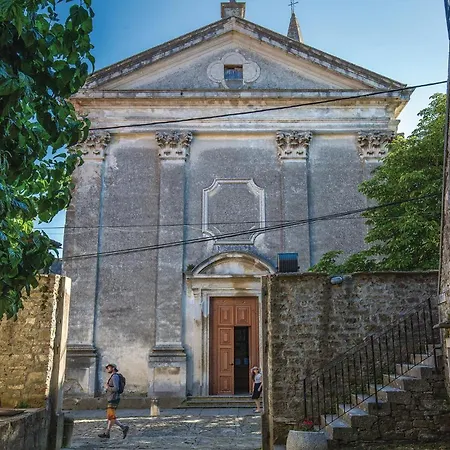 Appartamento 3 Bedroom Awesome In *